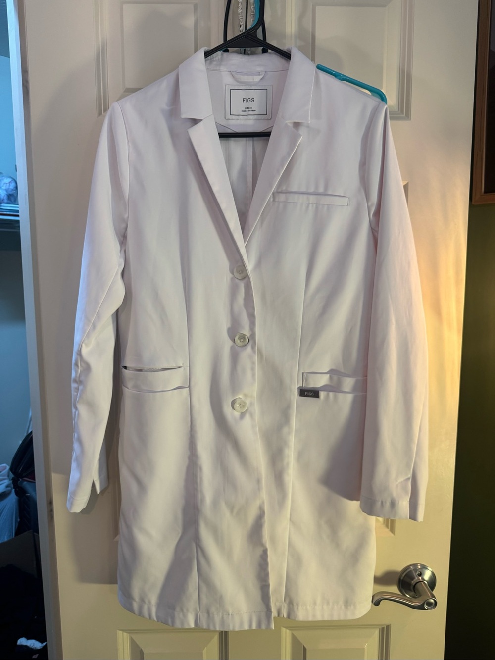 FIGS Women's White Single-Breasted Lab Coat